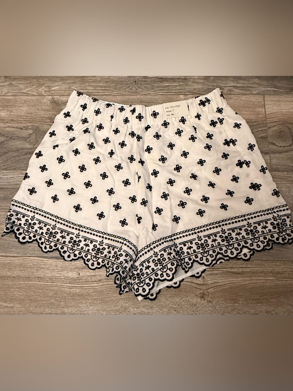 NWT Abercrombie & Fitch Embroidered Scallop Hem Women’s Lined Linen Shorts